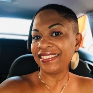 Meet your Posher, Leslie